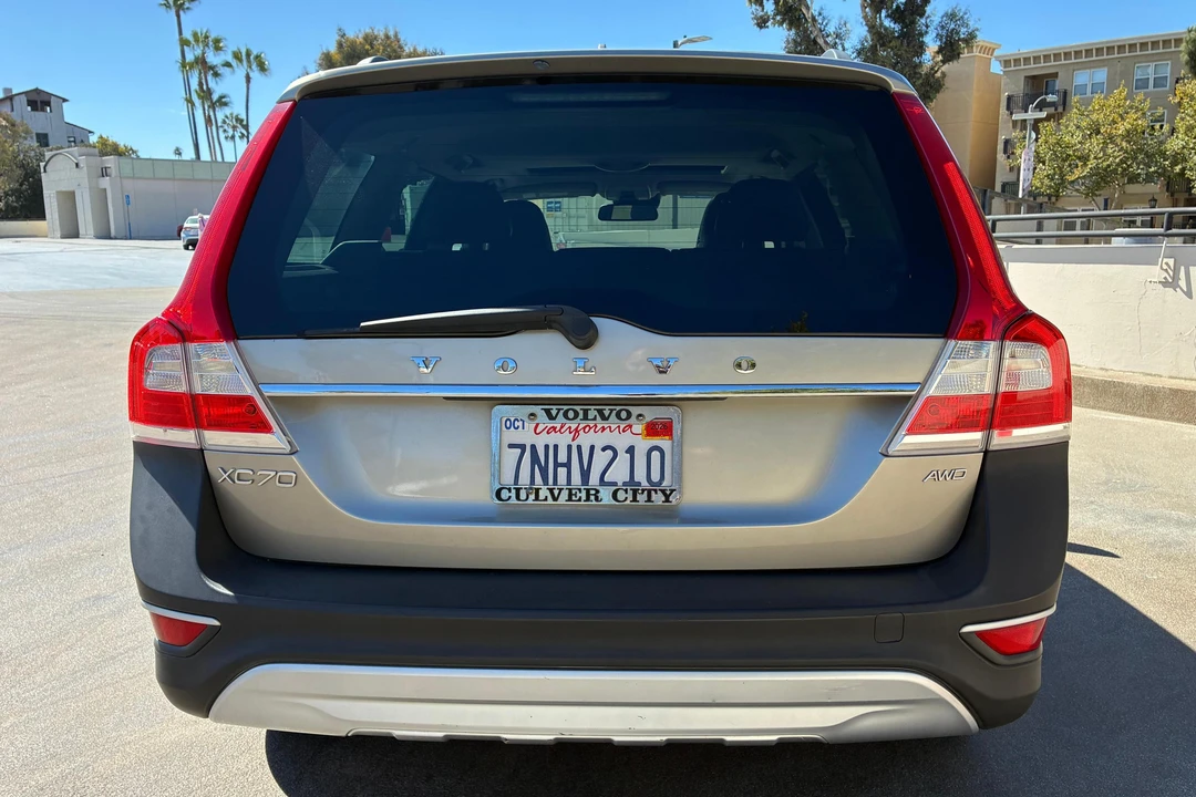 2015 Volvo XC70 3rd Gen - Image 5 of 31