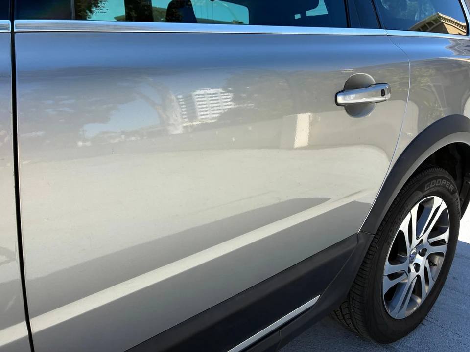 2015 Volvo XC70 3rd Gen - Image 30 of 31