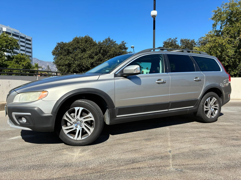 2015 Volvo XC70 3rd Gen - Image 7 of 31