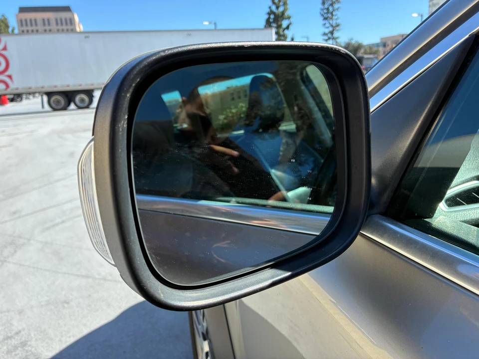 2015 Volvo XC70 3rd Gen - Image 26 of 31