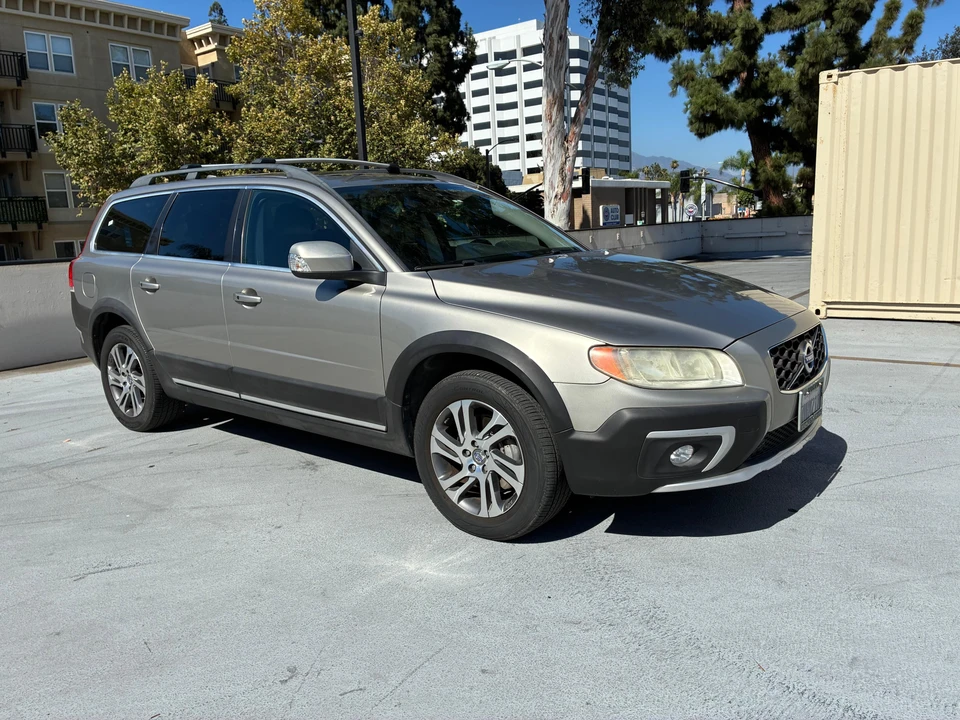 2015 Volvo XC70 3rd Gen - Image 20 of 31