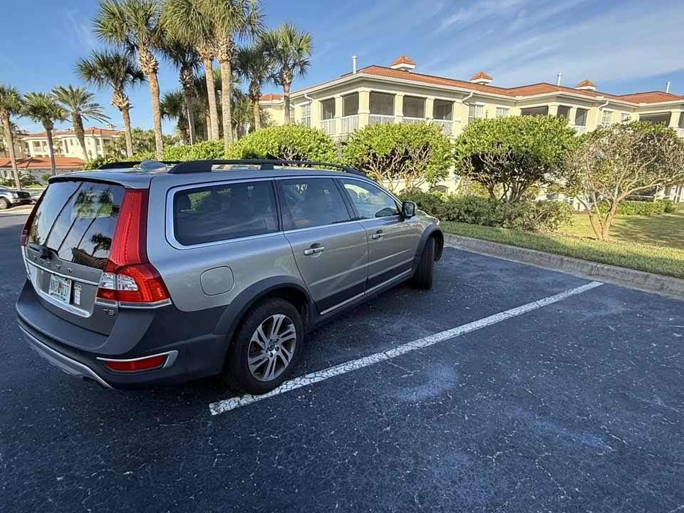 2015 Volvo XC70 3rd Gen - Image 5 of 7