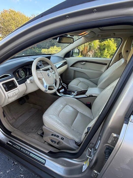 2015 Volvo XC70 3rd Gen - Image 6 of 7