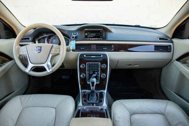 2015 Volvo XC70 3rd Gen - Image 5 of 7