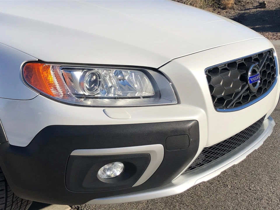 2015 Volvo XC70 3rd Gen - Image 7 of 12