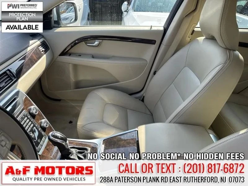 2015 Volvo XC70 3rd Gen - Image 11 of 12