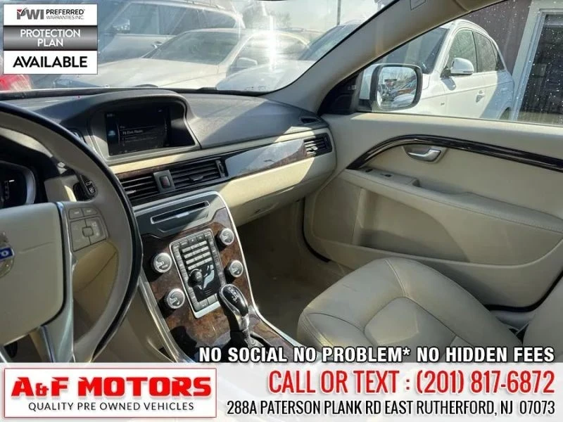 2015 Volvo XC70 3rd Gen - Image 10 of 12