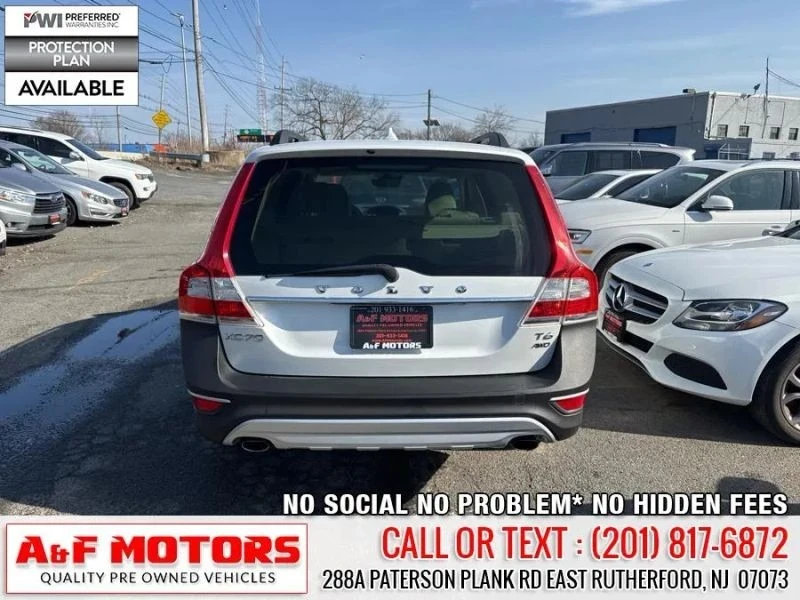 2015 Volvo XC70 3rd Gen - Image 5 of 12