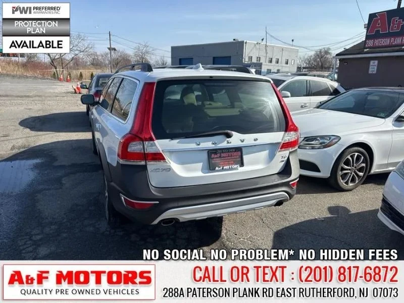2015 Volvo XC70 3rd Gen - Image 4 of 12
