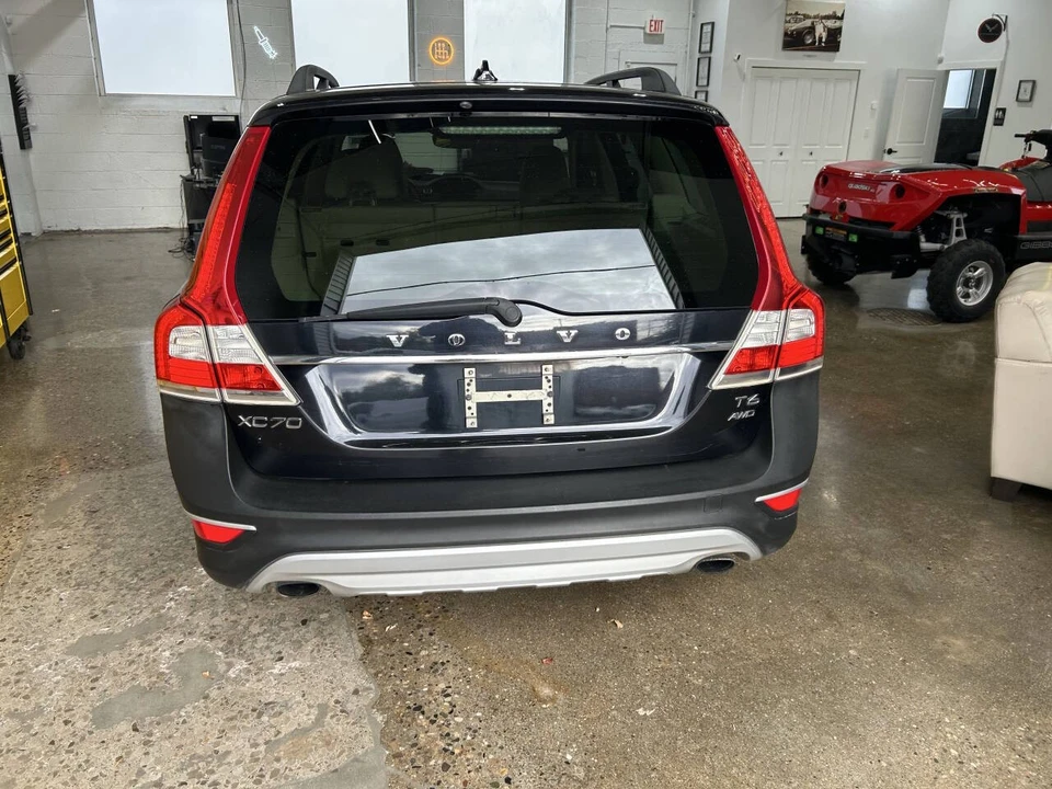 2015 Volvo XC70 3rd Gen - Image 7 of 12