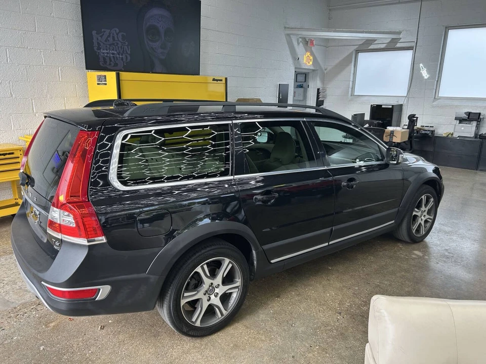 2015 Volvo XC70 3rd Gen - Image 10 of 12