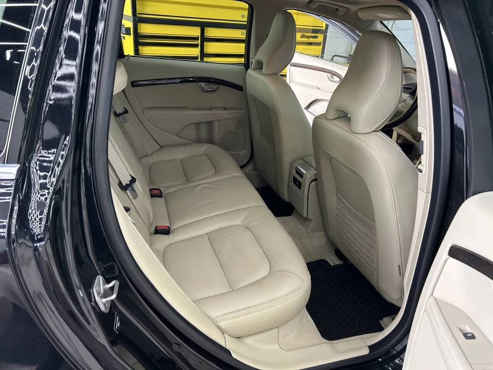 2015 Volvo XC70 3rd Gen - Image 15 of 21