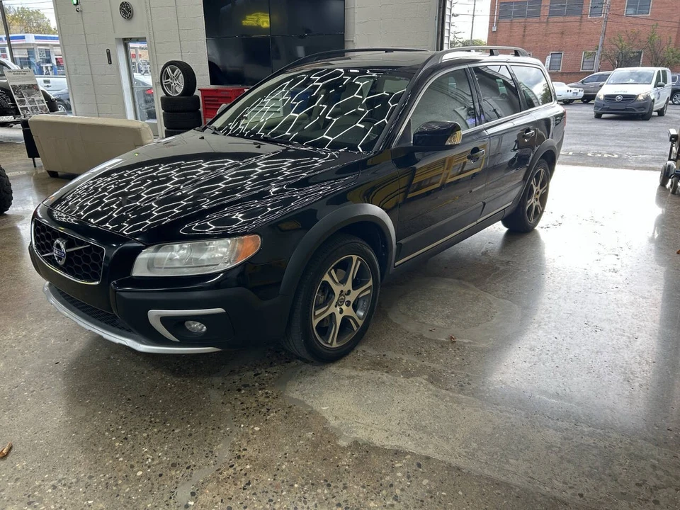 2015 Volvo XC70 3rd Gen - Image 4 of 21