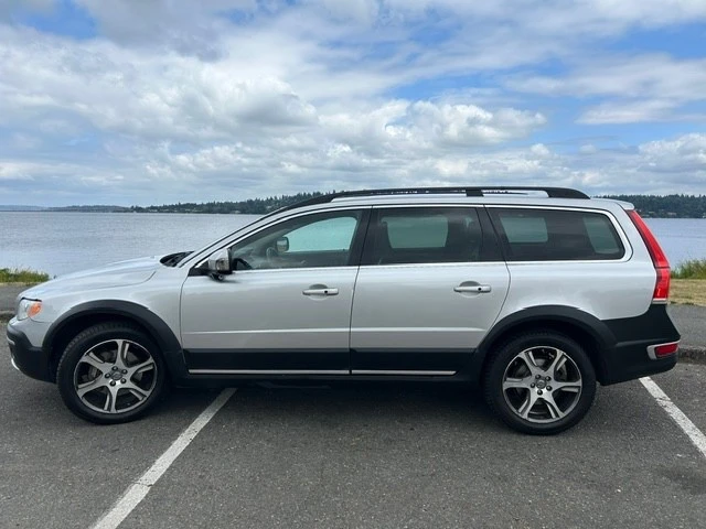 2015 Volvo XC70 3rd Gen - Image 2 of 6
