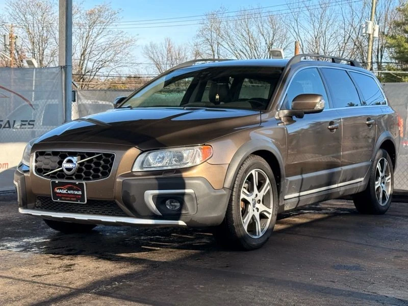 2015 Volvo XC70 3rd Gen - Image 3 of 12