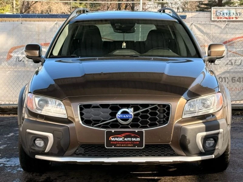 2015 Volvo XC70 3rd Gen - Image 5 of 12
