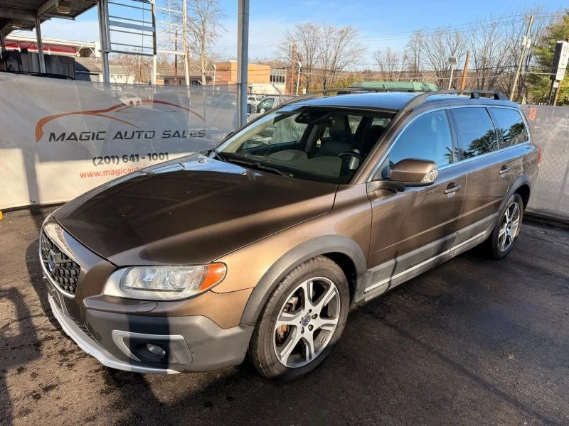 2015 Volvo XC70 3rd Gen - Image 8 of 12