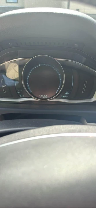 2015 Volvo XC70 3rd Gen - Image 8 of 15