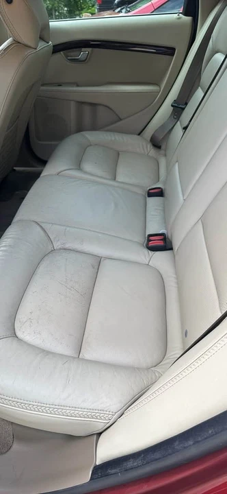 2015 Volvo XC70 3rd Gen - Image 14 of 15
