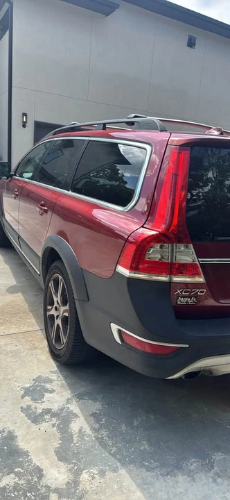 2015 Volvo XC70 3rd Gen - Image 2 of 15