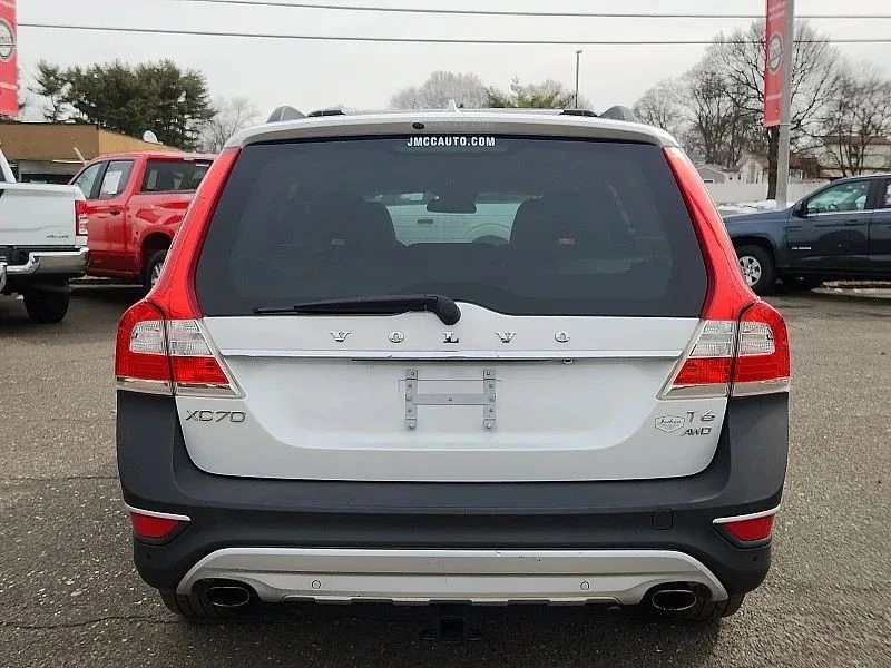 2015 Volvo XC70 3rd Gen - Image 7 of 12
