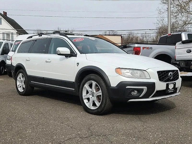 2015 Volvo XC70 3rd Gen - Image 2 of 12