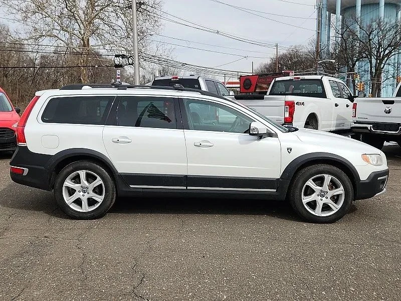 2015 Volvo XC70 3rd Gen - Image 3 of 12