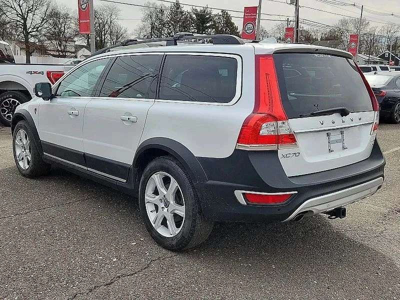 2015 Volvo XC70 3rd Gen - Image 6 of 12