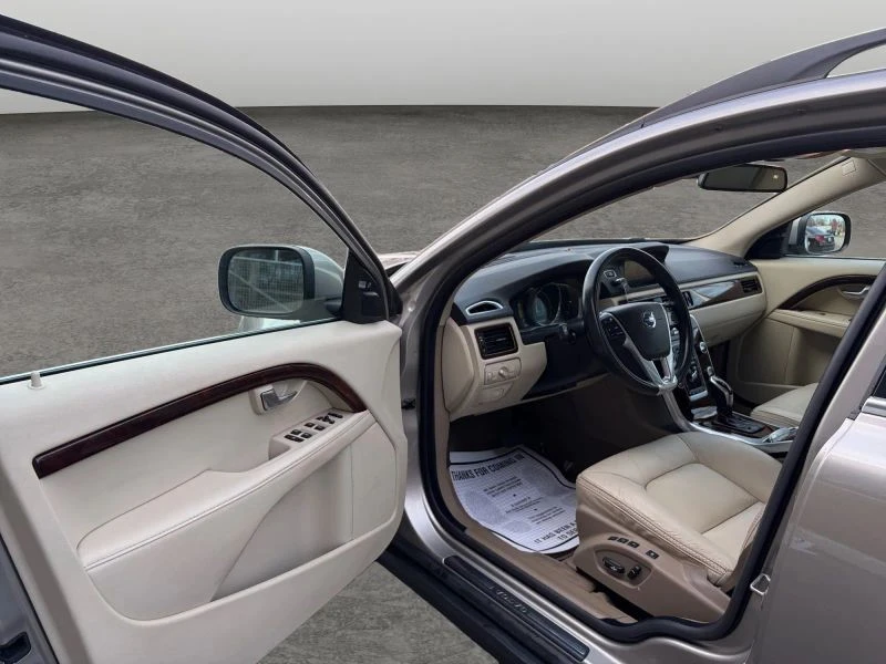 2015 Volvo XC70 3rd Gen - Image 11 of 12