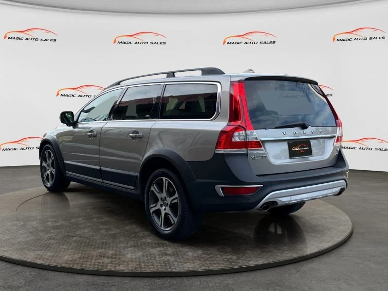 2015 Volvo XC70 3rd Gen - Image 8 of 12
