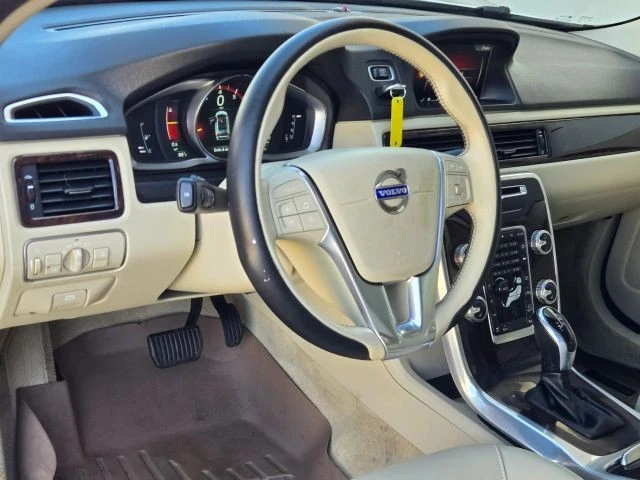 2015 Volvo XC70 3rd Gen - Image 11 of 31