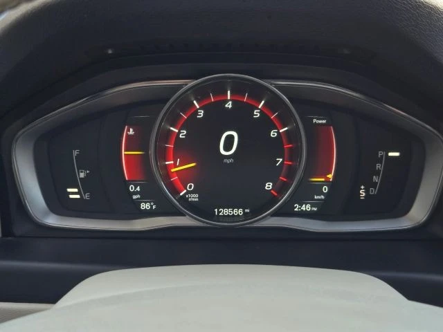 2015 Volvo XC70 3rd Gen - Image 31 of 31