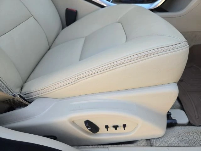 2015 Volvo XC70 3rd Gen - Image 22 of 31