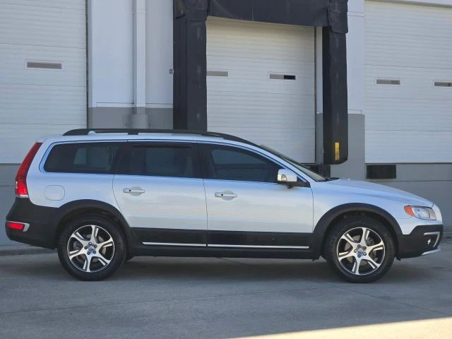 2015 Volvo XC70 3rd Gen - Image 9 of 31