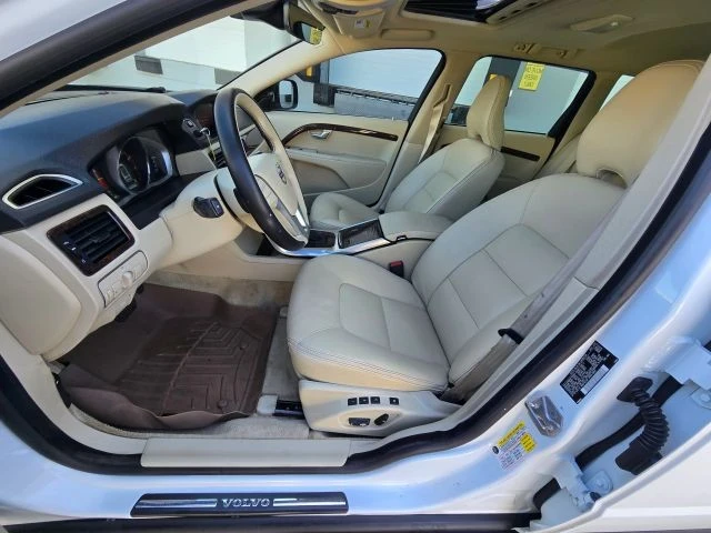 2015 Volvo XC70 3rd Gen - Image 12 of 31