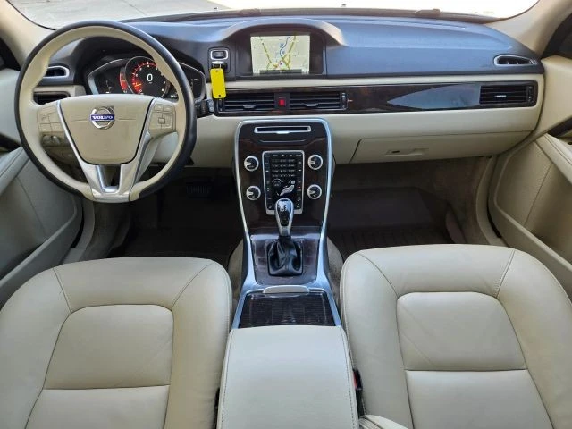 2015 Volvo XC70 3rd Gen - Image 24 of 31