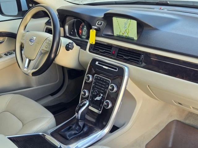 2015 Volvo XC70 3rd Gen - Image 23 of 31