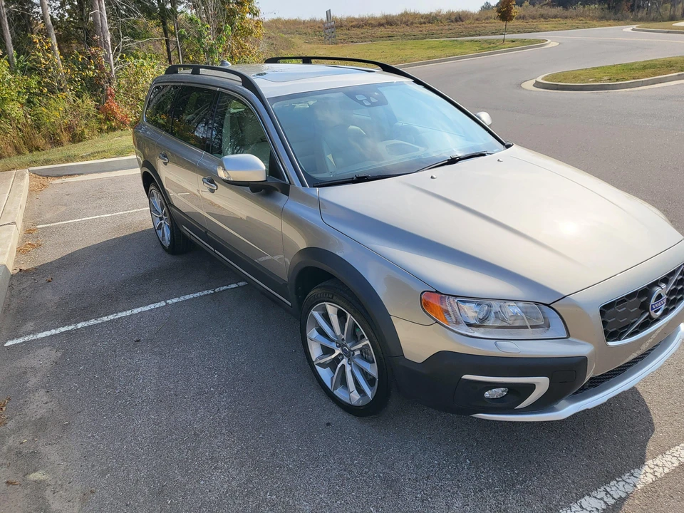 2015 Volvo XC70 3rd Gen - Image 20 of 31