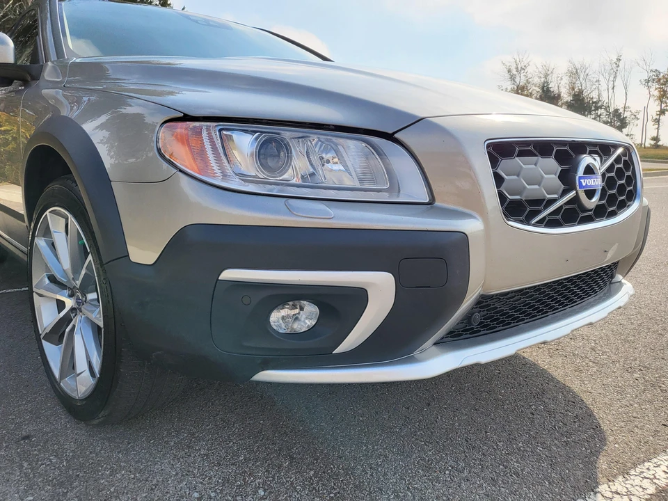 2015 Volvo XC70 3rd Gen - Image 22 of 31