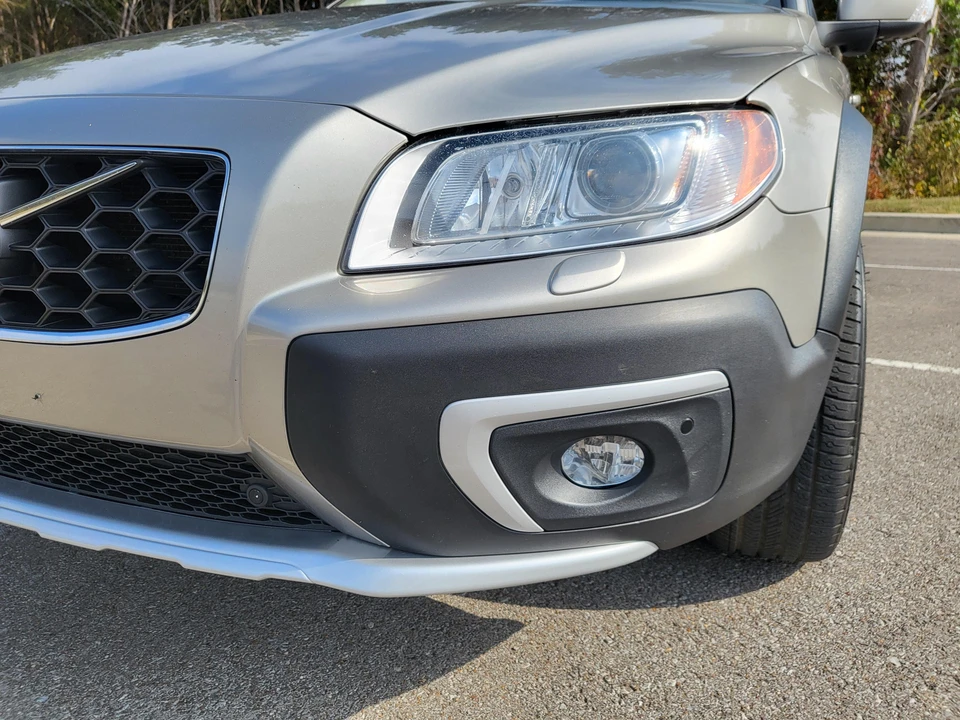 2015 Volvo XC70 3rd Gen - Image 24 of 31