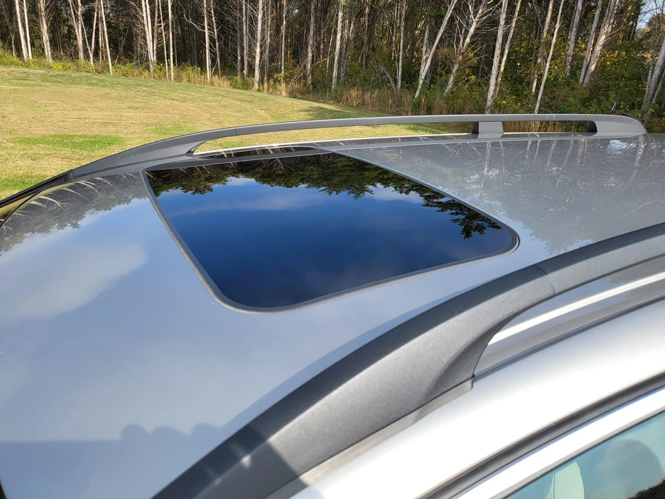 2015 Volvo XC70 3rd Gen - Image 28 of 31