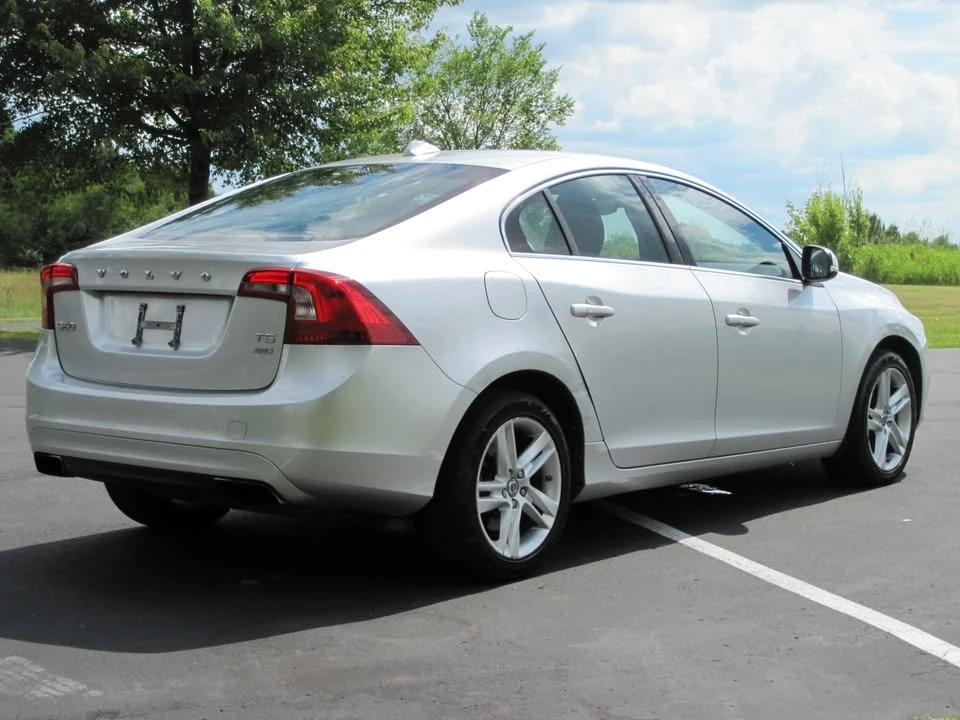 2015 Volvo S60 2nd Gen - Image 9 of 19