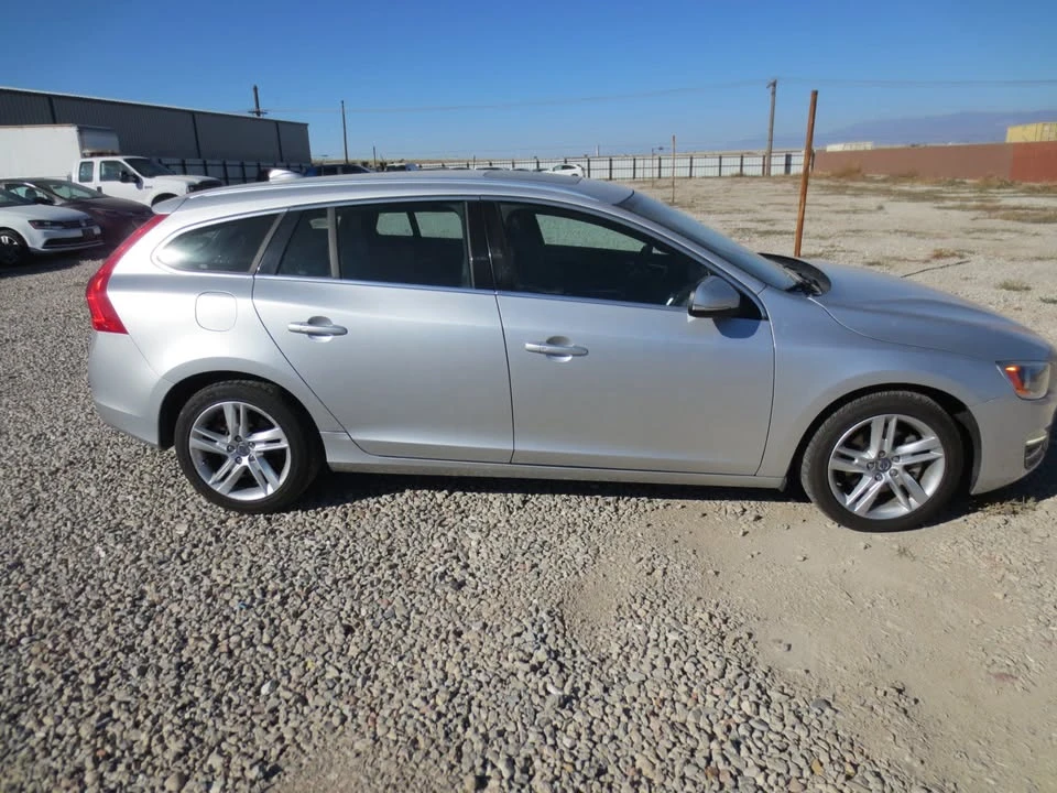 2015 Volvo V60 1st Gen - Image 2 of 8