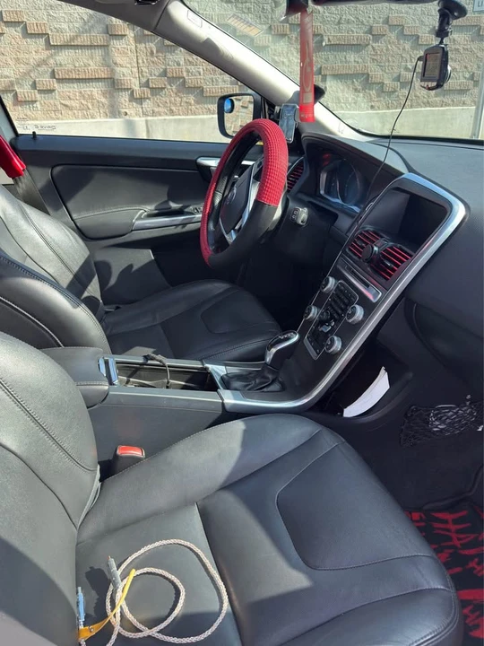 2015 Volvo XC60 1st Gen - Image 4 of 6