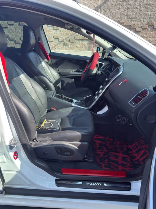 2015 Volvo XC60 1st Gen - Image 6 of 6