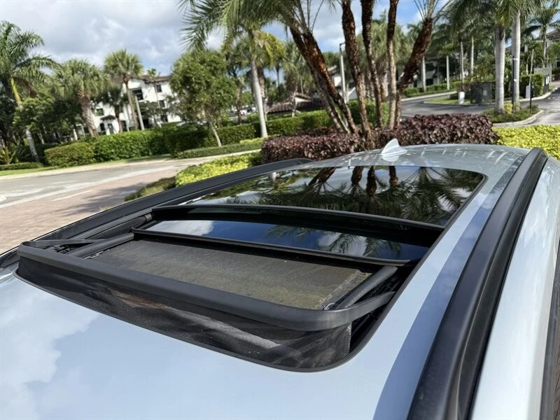 2015 BMW E84 X1 - Image 3 of 21