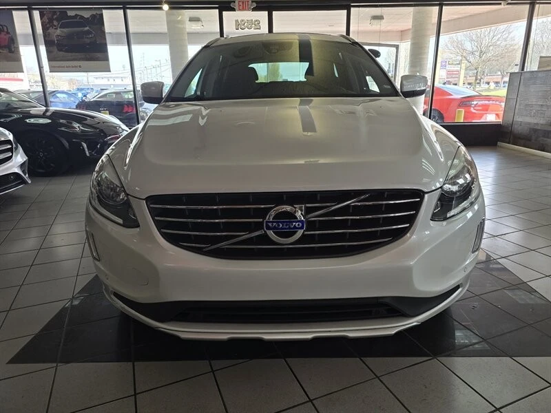 2015 Volvo XC60 1st Gen - Image 2 of 4