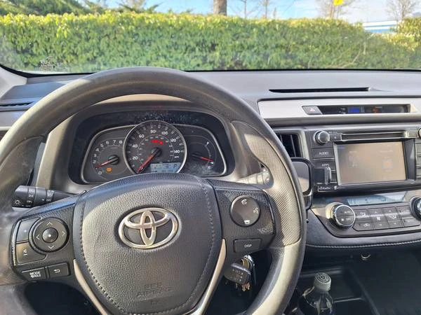 2015 Toyota RAV4 4th Gen - Image 4 of 11