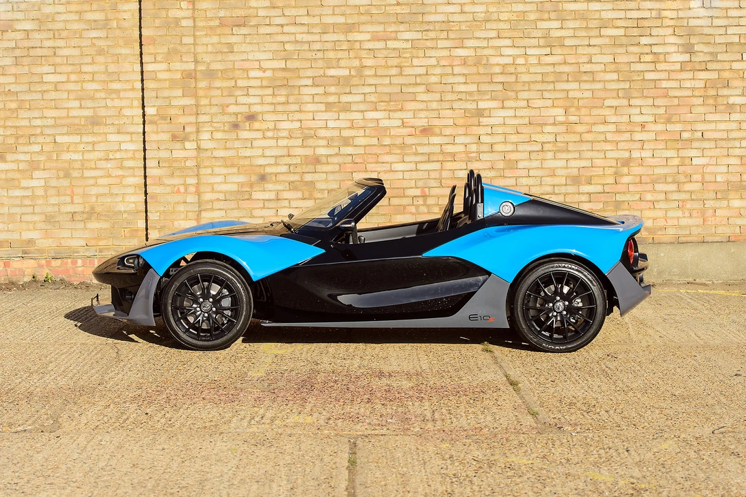 2015 Zenos - Image 10 of 31