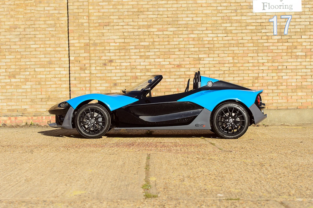 2015 Zenos - Image 5 of 31